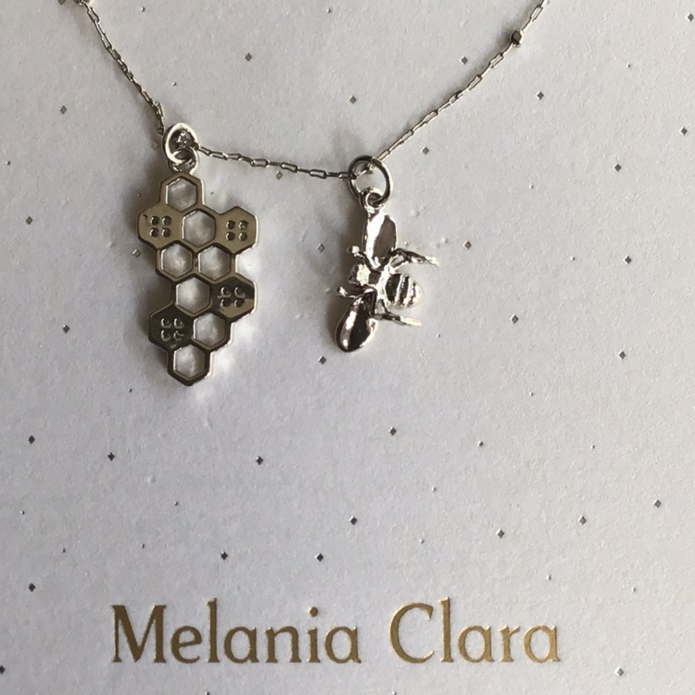 MELANIA CLARA SILVER BEE/HONEYCOMB NECKLACE - NWOT